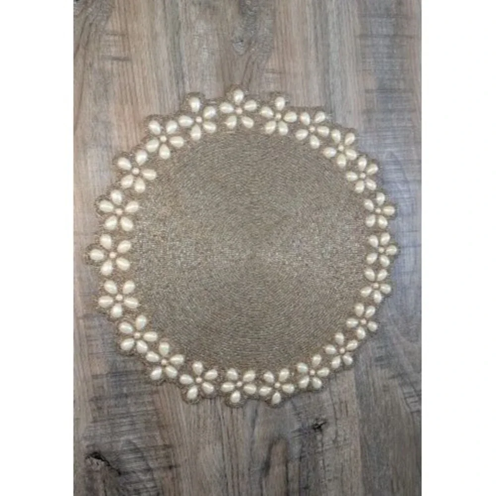 EUC PIER 1 Imports Heavy Beaded Gold/White Placemat Round Large 15